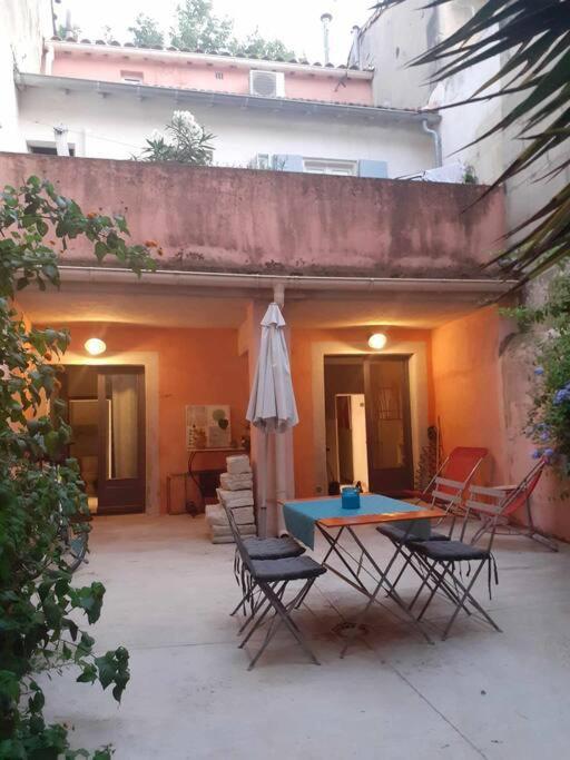 Arlette La Petite Maison Arlesienne 外观 照片